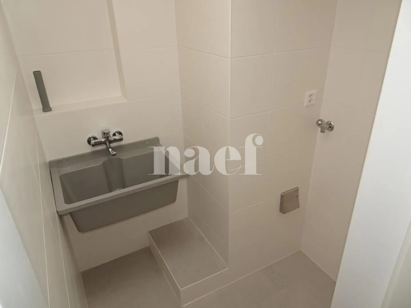 Appartement rénové avec terrasses - Photo 9 sur 12