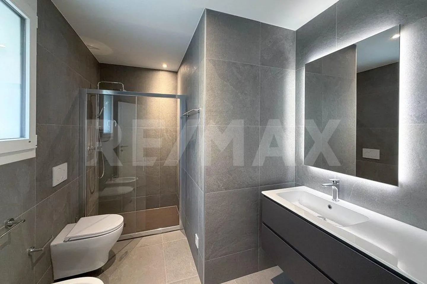 Appartement 3.5 avec jardin et 2 places de parking - Photo 12 sur 13