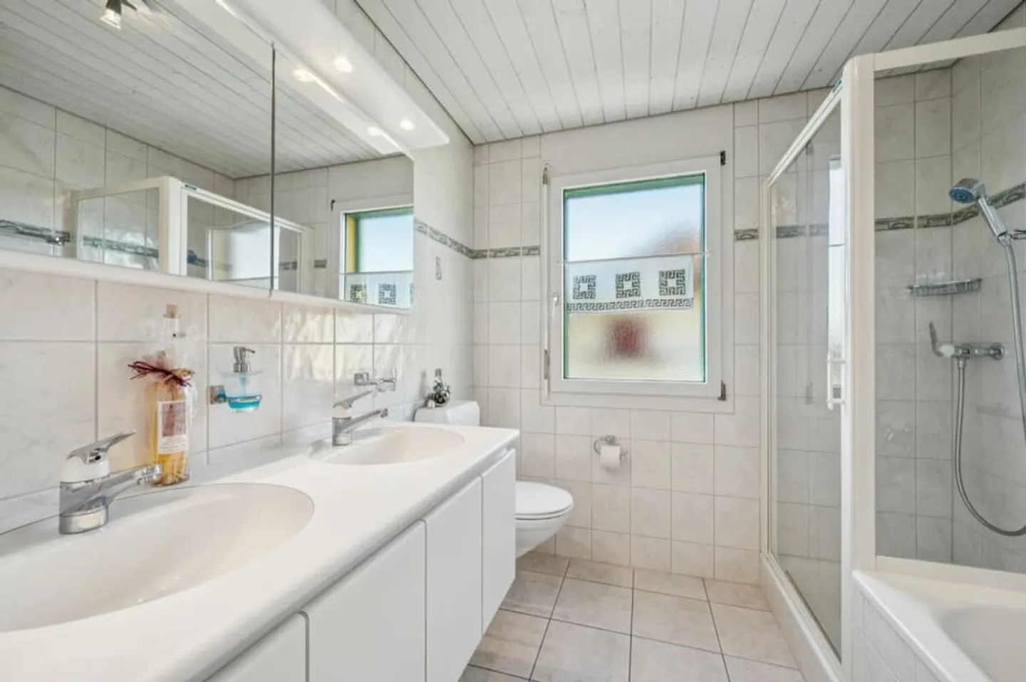 Space. Peace. View. - Quality of living in Alterswil - Photo 10 of 13