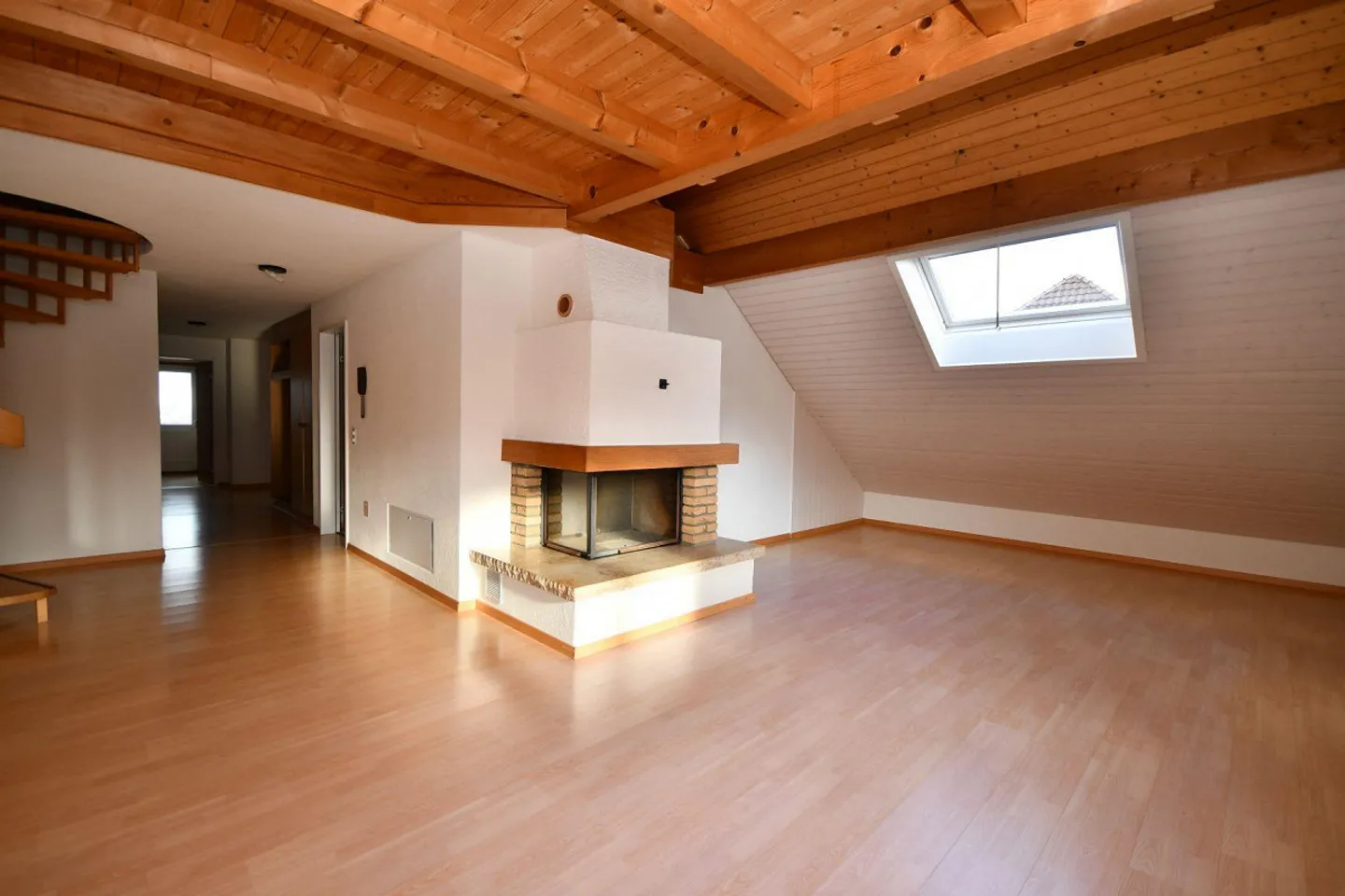 Spacious Cozy Maisonette Apartment in a Quiet Location - Photo 3 of 9