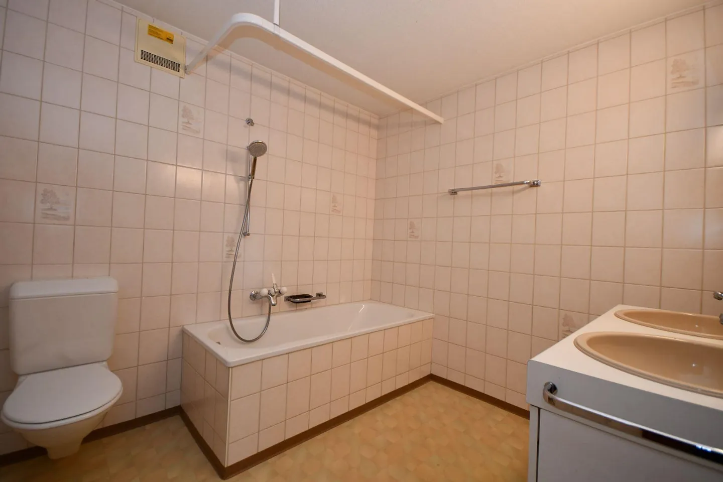 Spacious Cozy Maisonette Apartment in a Quiet Location - Photo 6 of 9