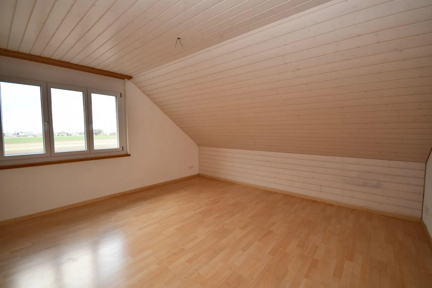 Spacious Cozy Maisonette Apartment in a Quiet Location - Photo 9 of 9