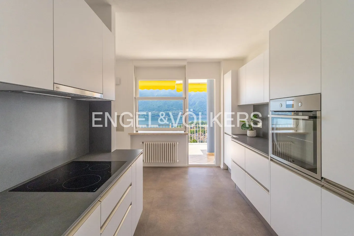 Traumhafter Panoramablick ? Renovierte 3.5 Zi.-Wohnung mit grosser Ter - Foto 5 von 13