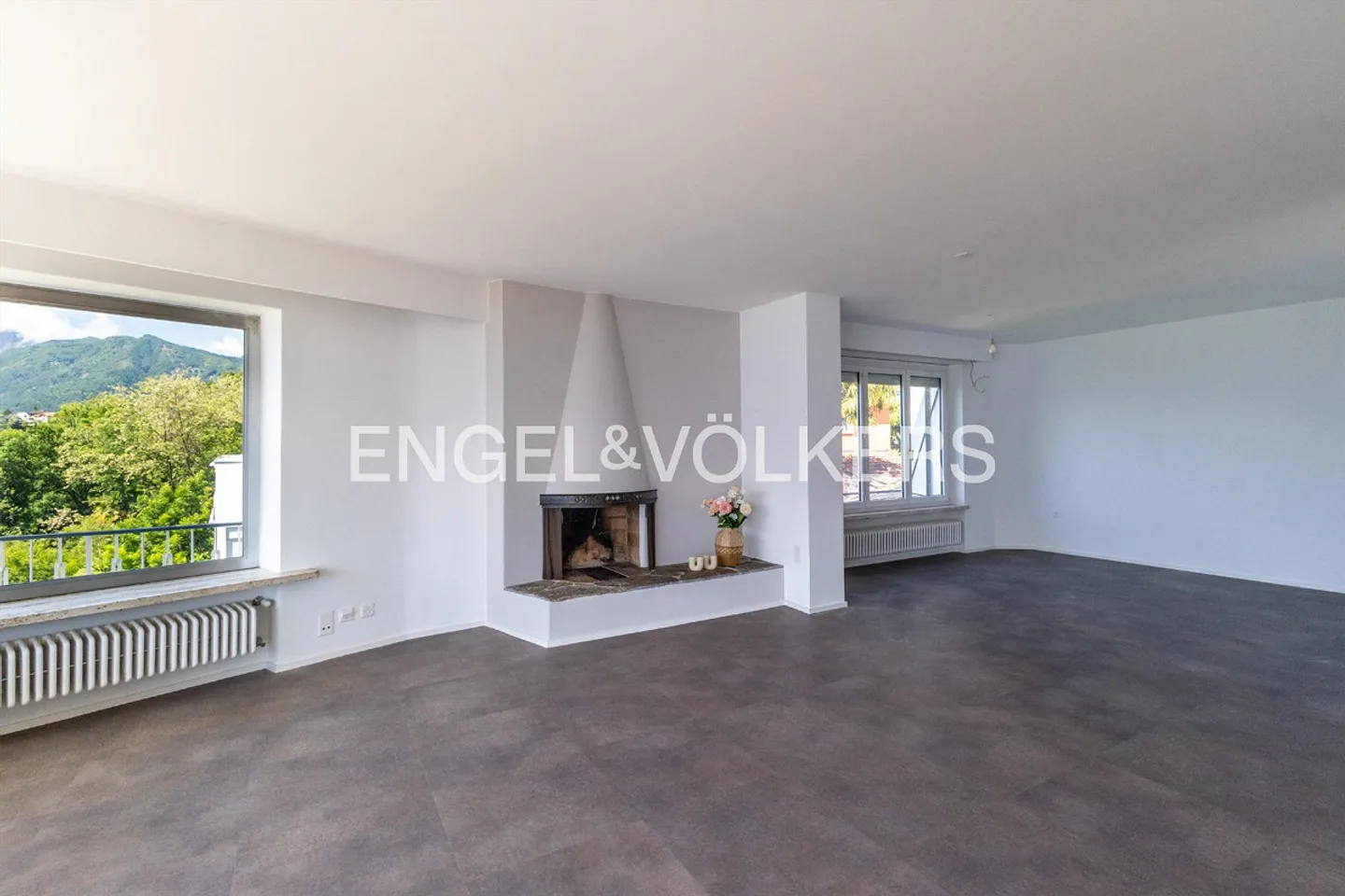 Traumhafter Panoramablick ? Renovierte 3.5 Zi.-Wohnung mit grosser Ter - Foto 7 von 13
