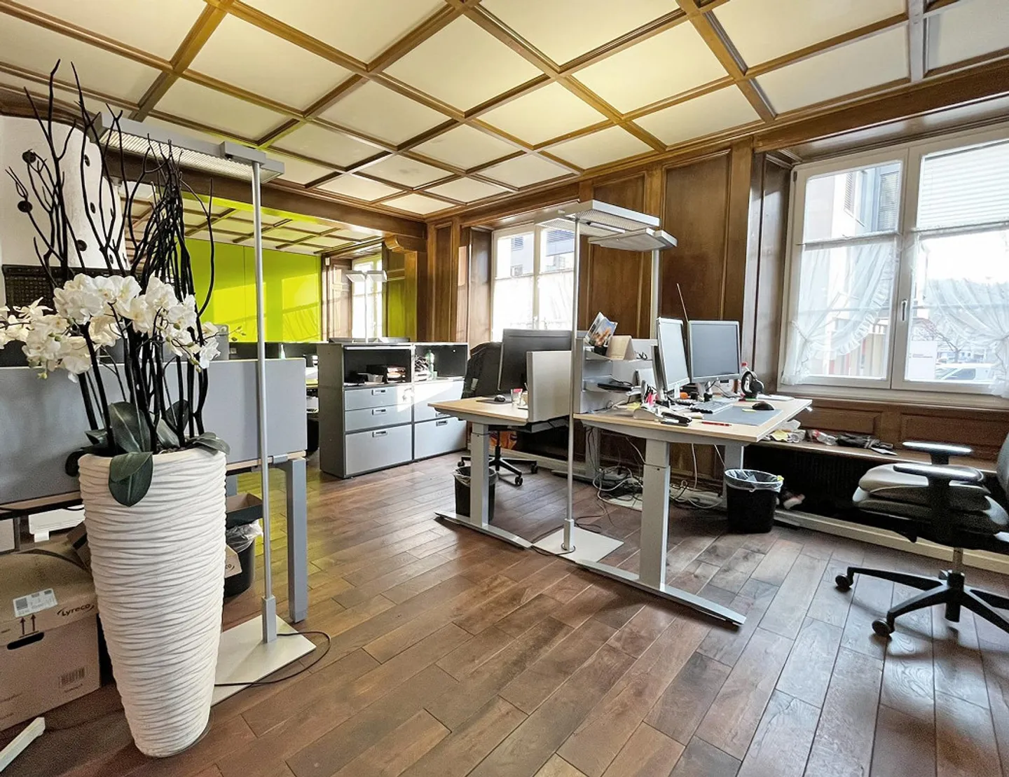 Espace de bureau au rez-de-chaussée, y compris cave voûtée/unité commerciale divisible à louer - Photo 5 sur 13