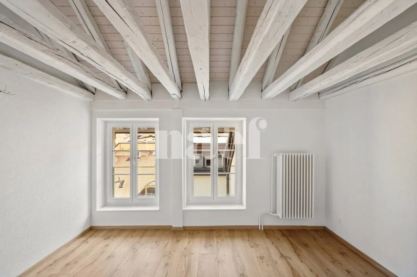 Beautiful atypical apartment in the heart of the city. - Photo 5 of 12