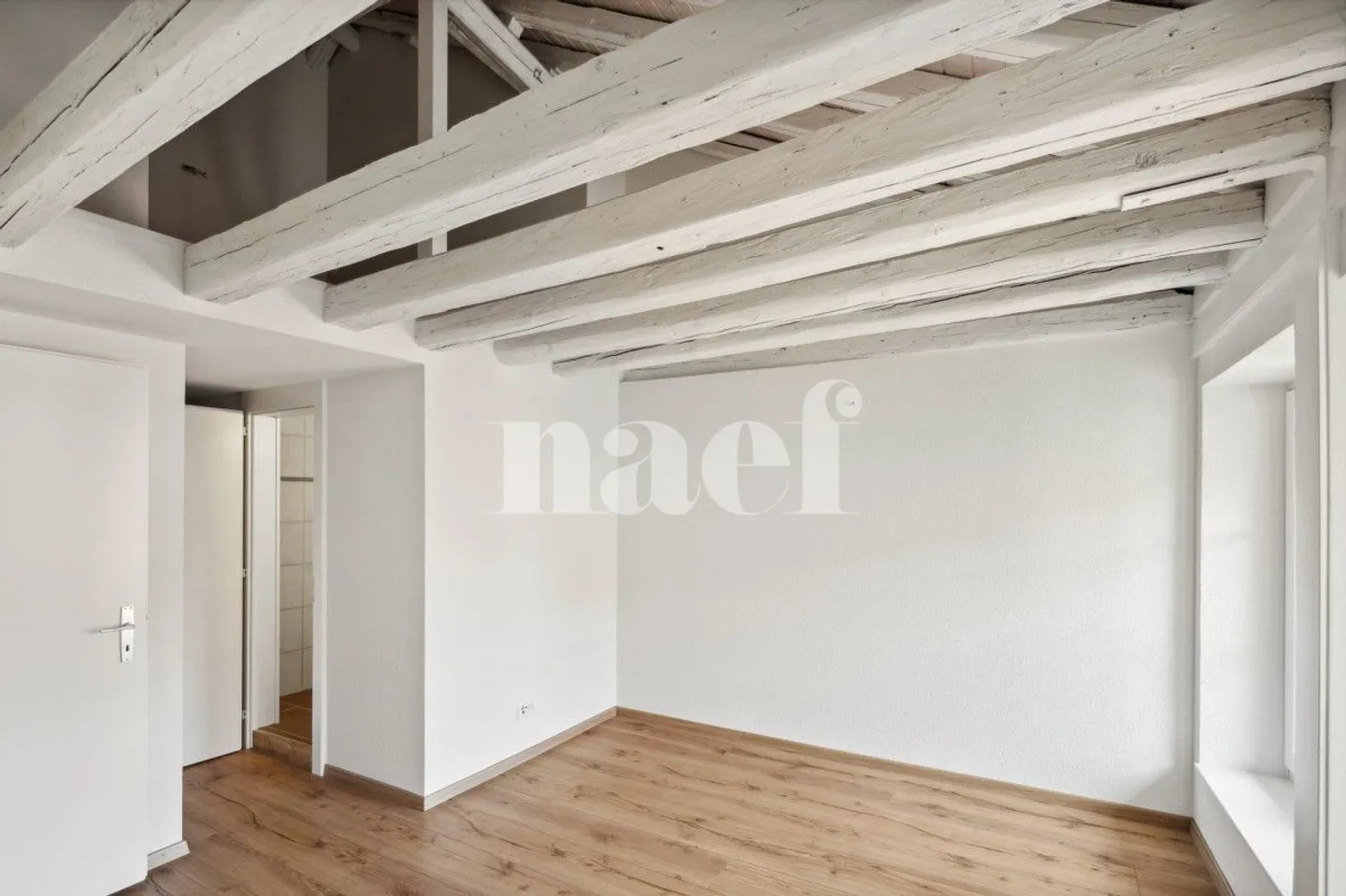 Beautiful atypical apartment in the heart of the city. - Photo 6 of 12