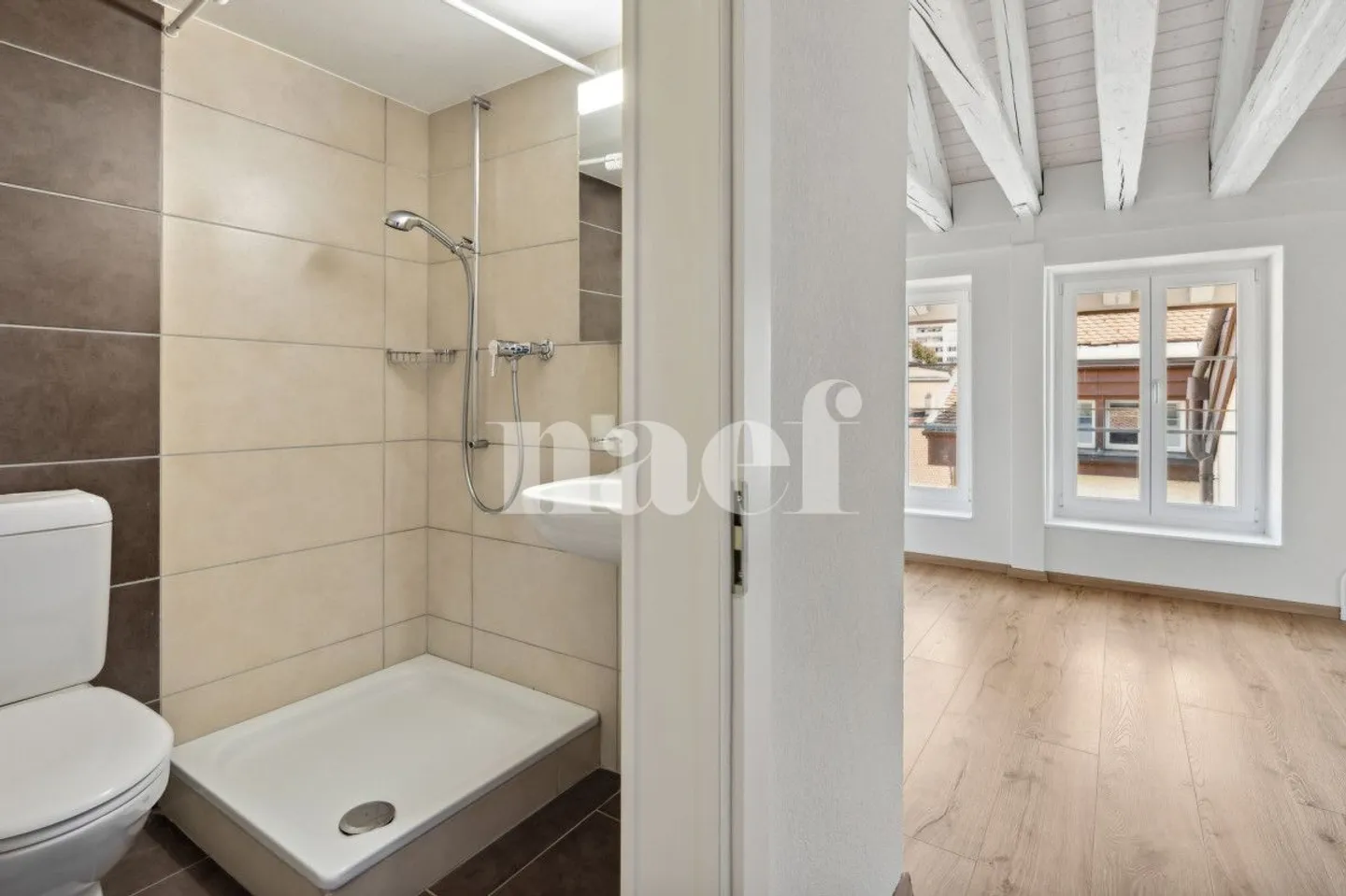 Beautiful atypical apartment in the heart of the city. - Photo 8 of 12