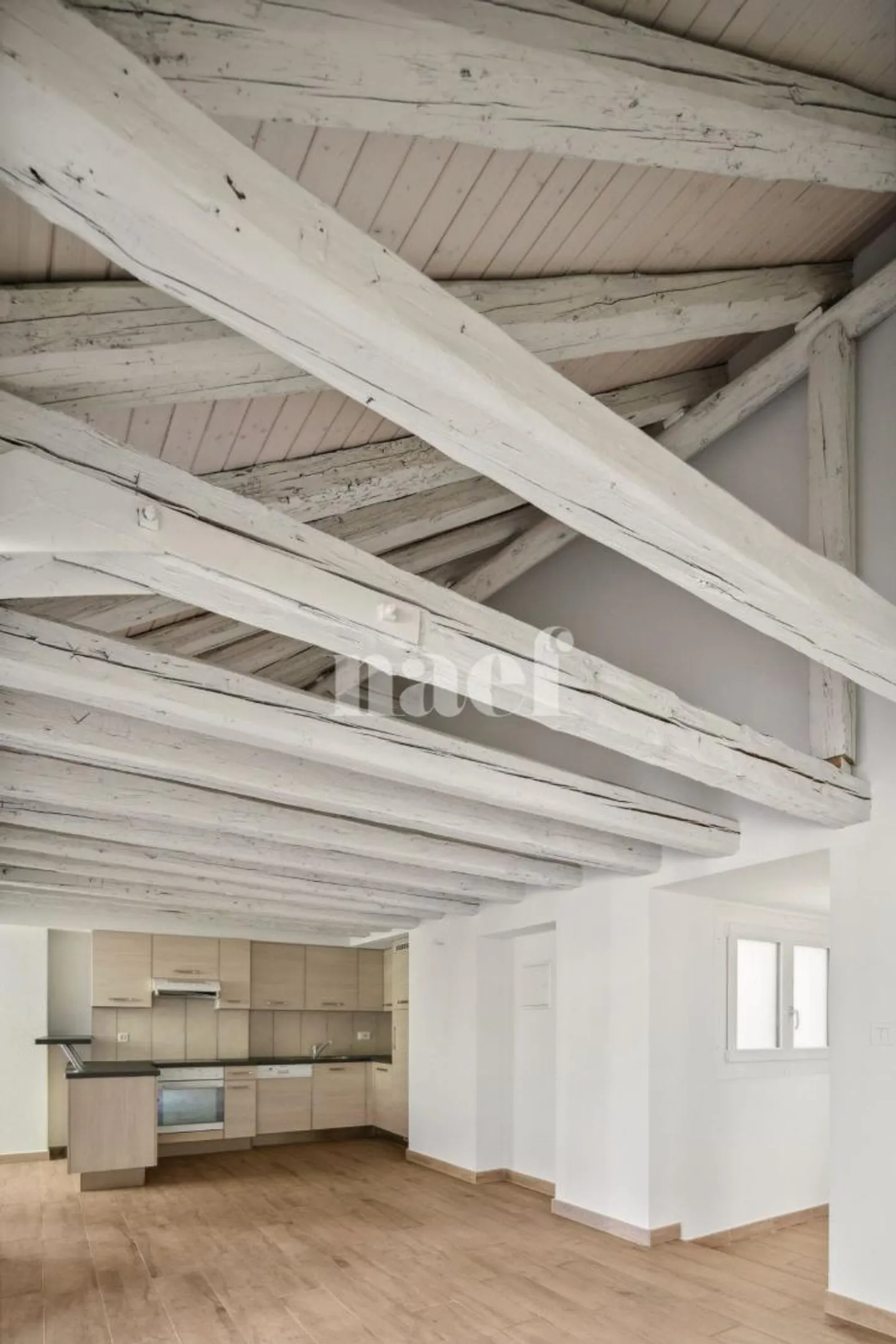 Beautiful atypical apartment in the heart of the city. - Photo 9 of 12