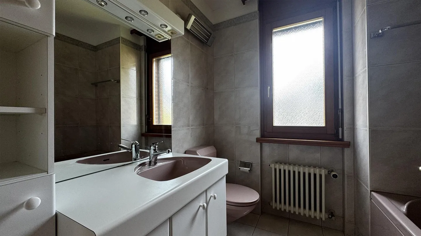 SEMENTINA - ZU VERKAUFEN GERÄUMIGE 4.5 ZIMMER IN PRIVILEGIERTER LAGE - Foto 9 von 13