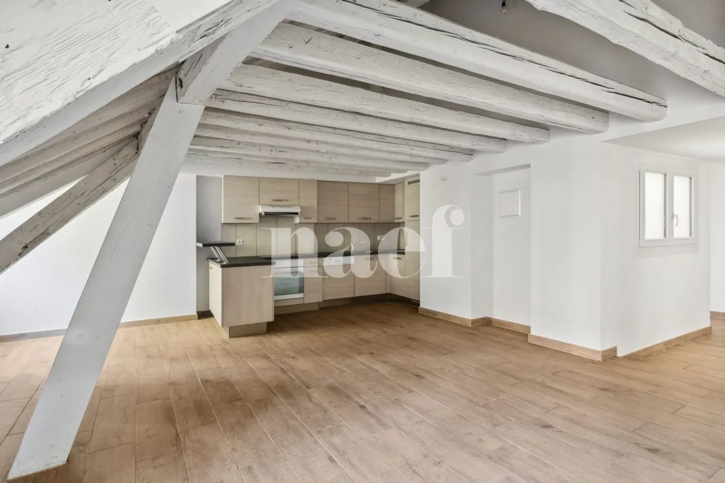 Beautiful atypical apartment in the heart of the city. - Photo 12 of 12