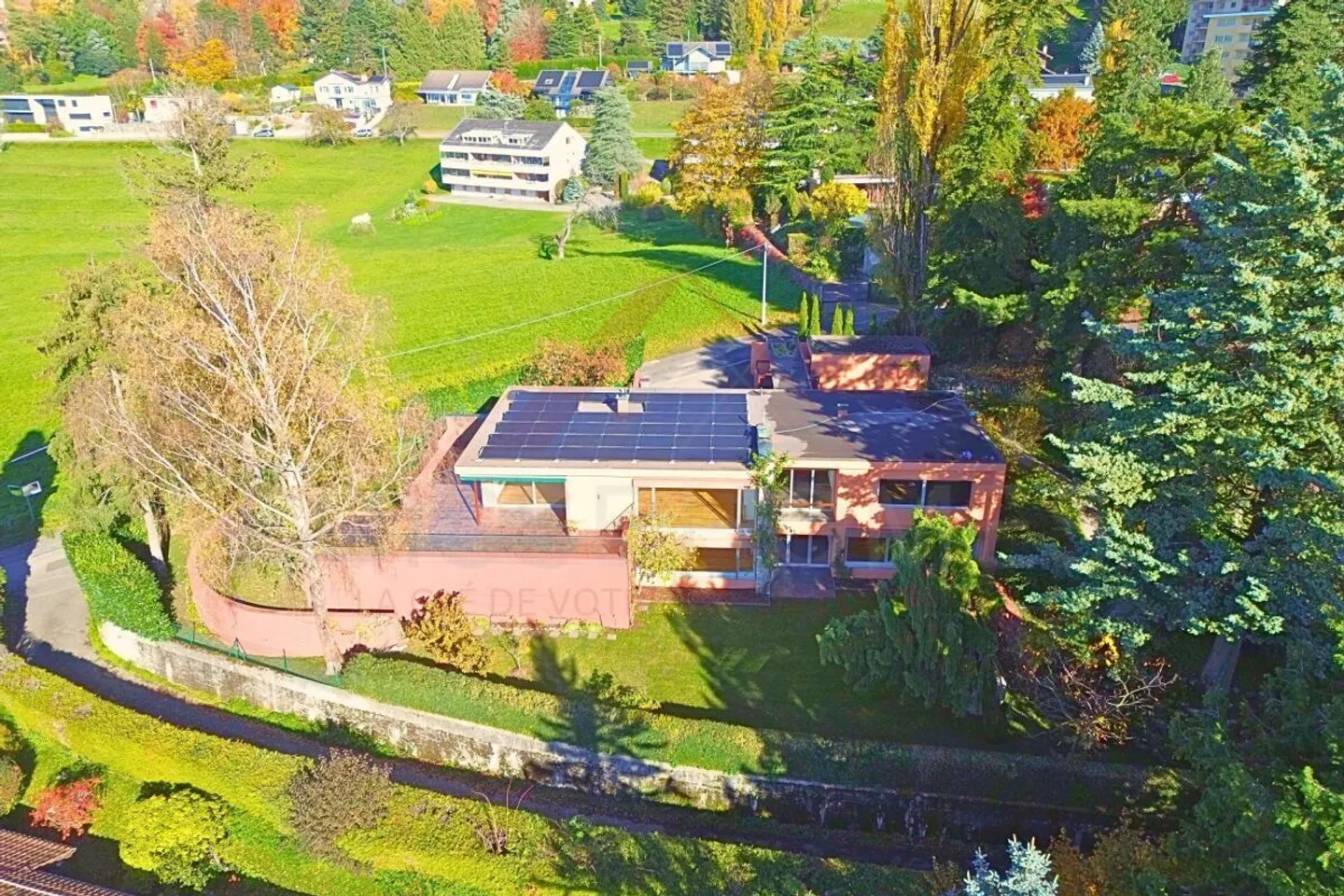 Chernex - Villa eccezionale ristrutturata nel 2025, 337 m² con terrazza panoramica di 95 m² e vista sul Lago di Ginevra e le Alpi - Foto 3 di 15