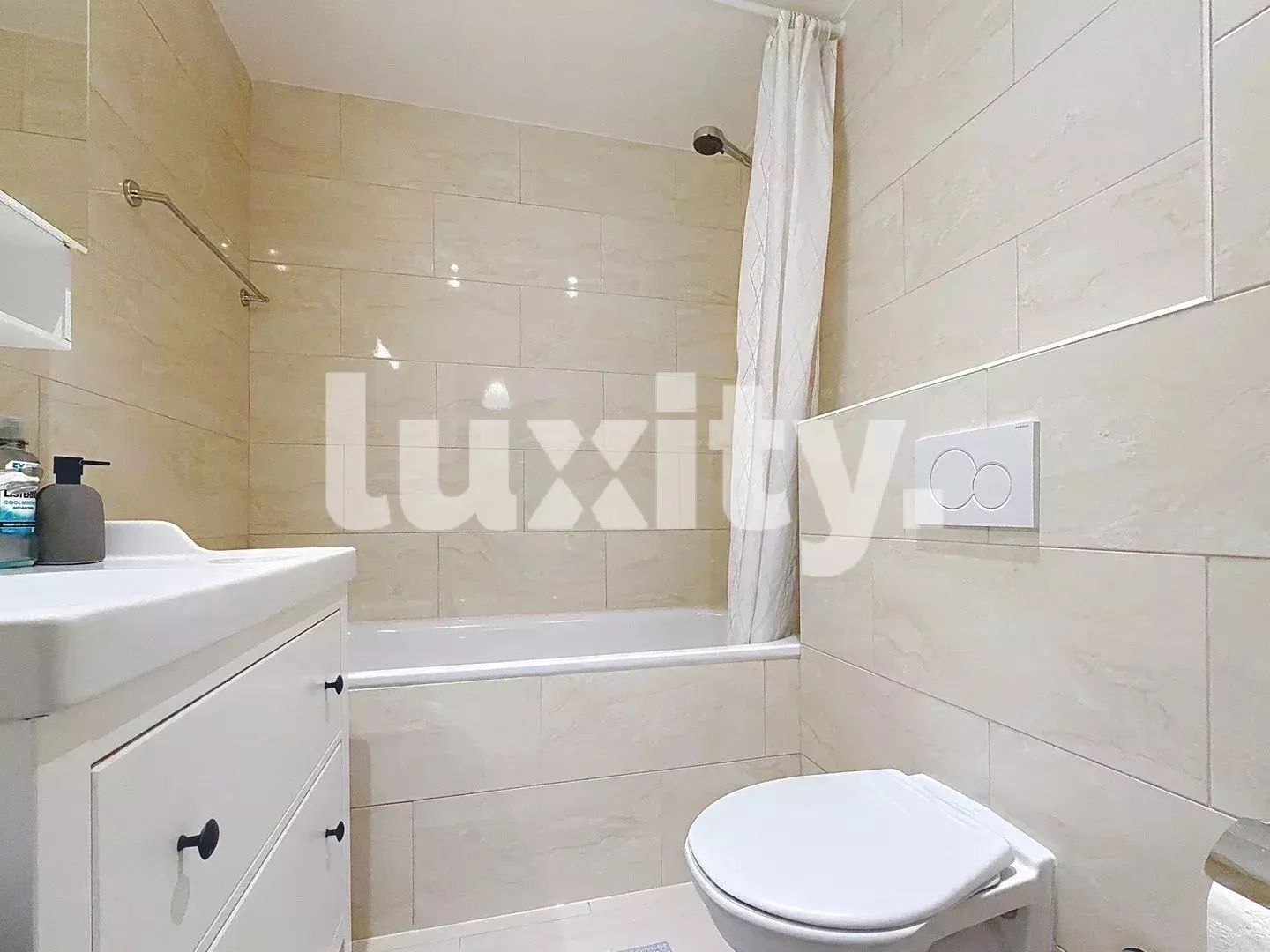 Apartment in the Heart of Geneva - Photo 4 of 6