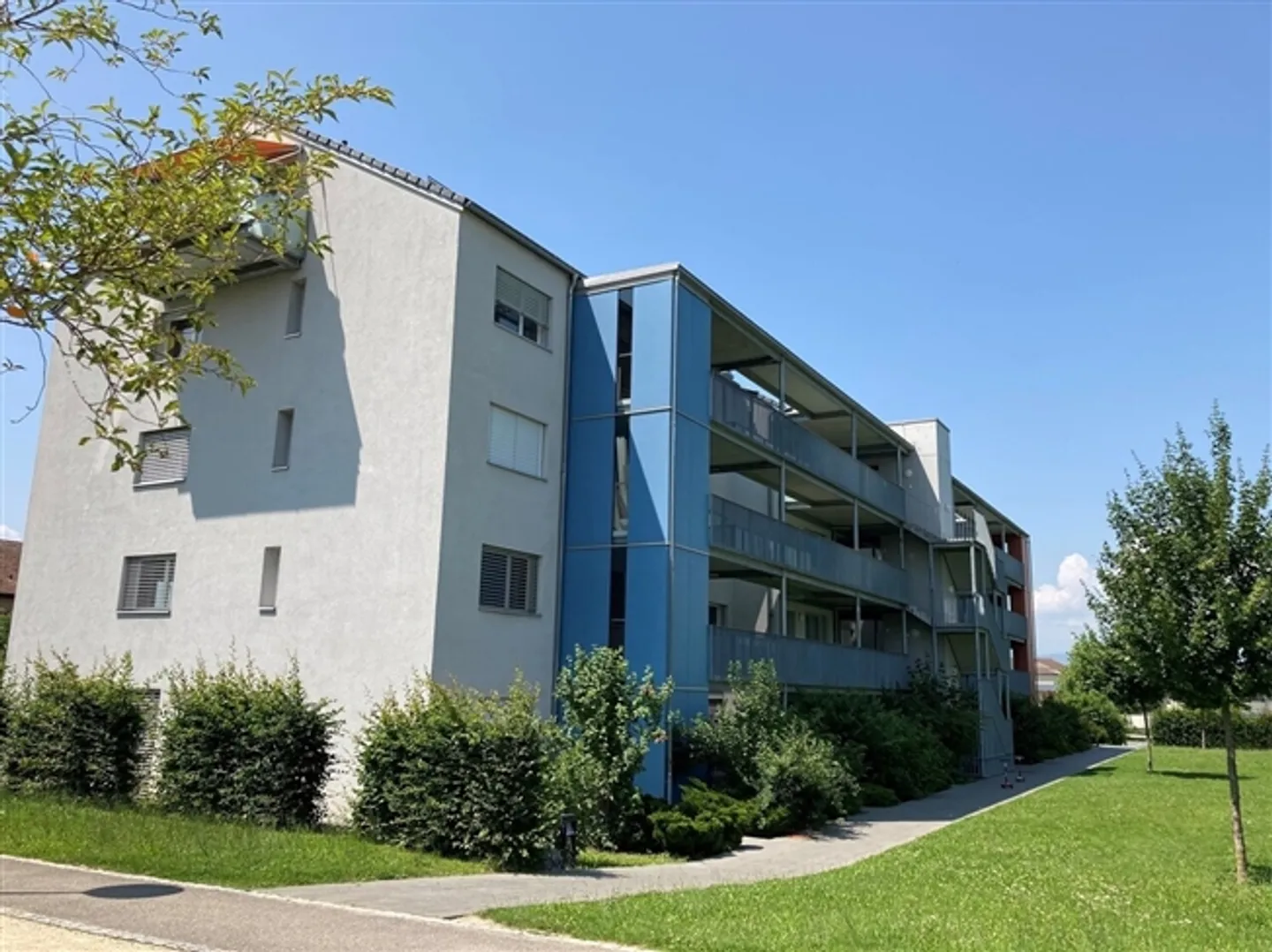 «SCHÖNE 21/2 STÜCKE» - Foto 4 von 5