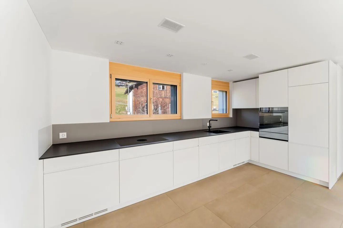 Prima o seconda residenza: Appartamento nuovo esclusivo in posizione privilegiata - Foto 4 di 13