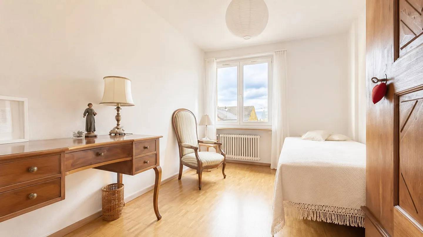 5-Room Maisonette Apartment with a View and Lots of Charm - Photo 5 of 13