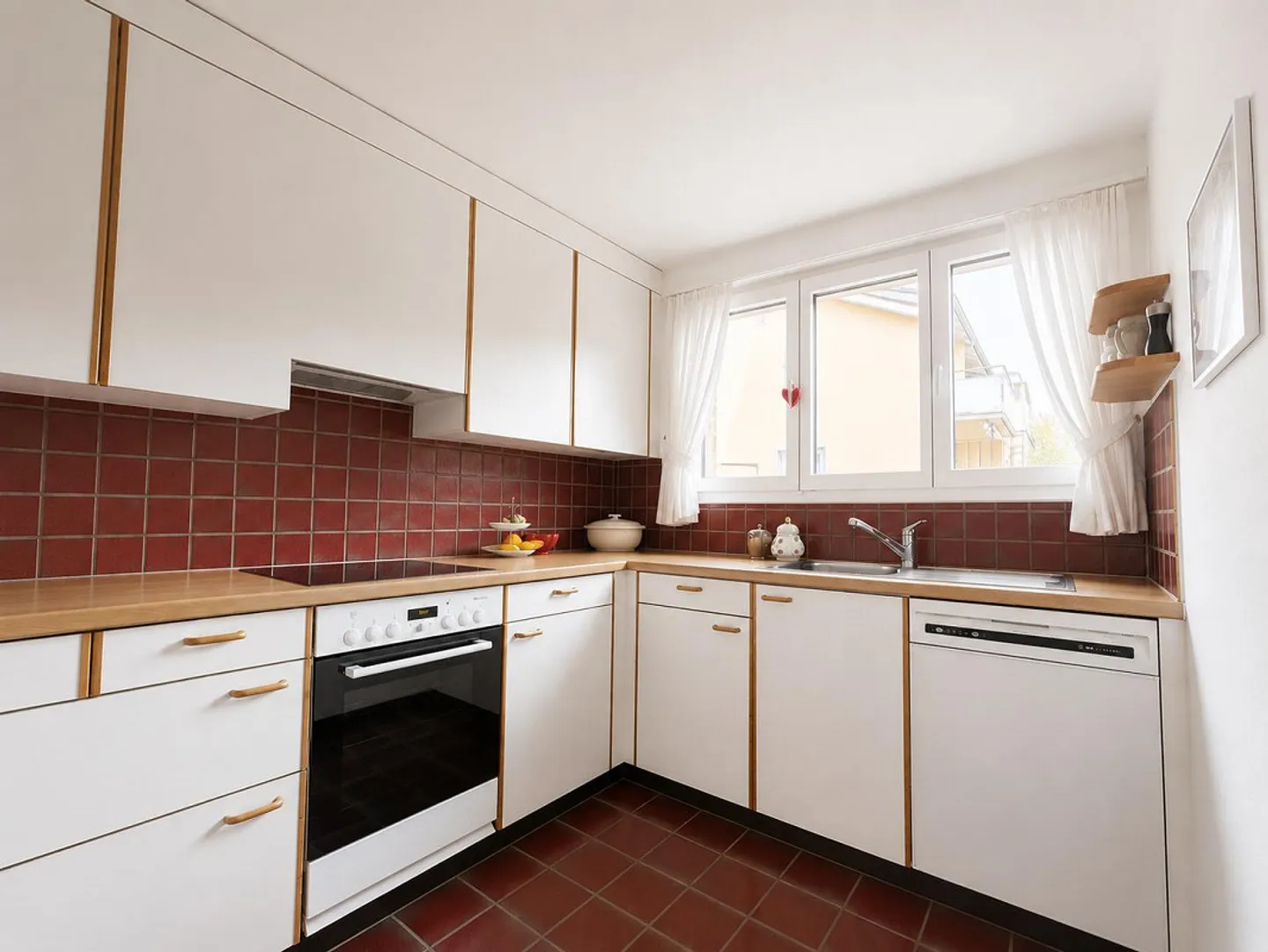 5-Room Maisonette Apartment with a View and Lots of Charm - Photo 4 of 13
