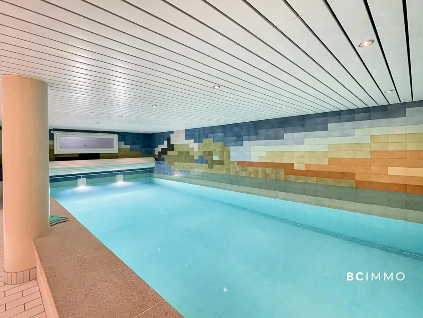 Villa élégante avec piscine intérieure - Photo 8 sur 9