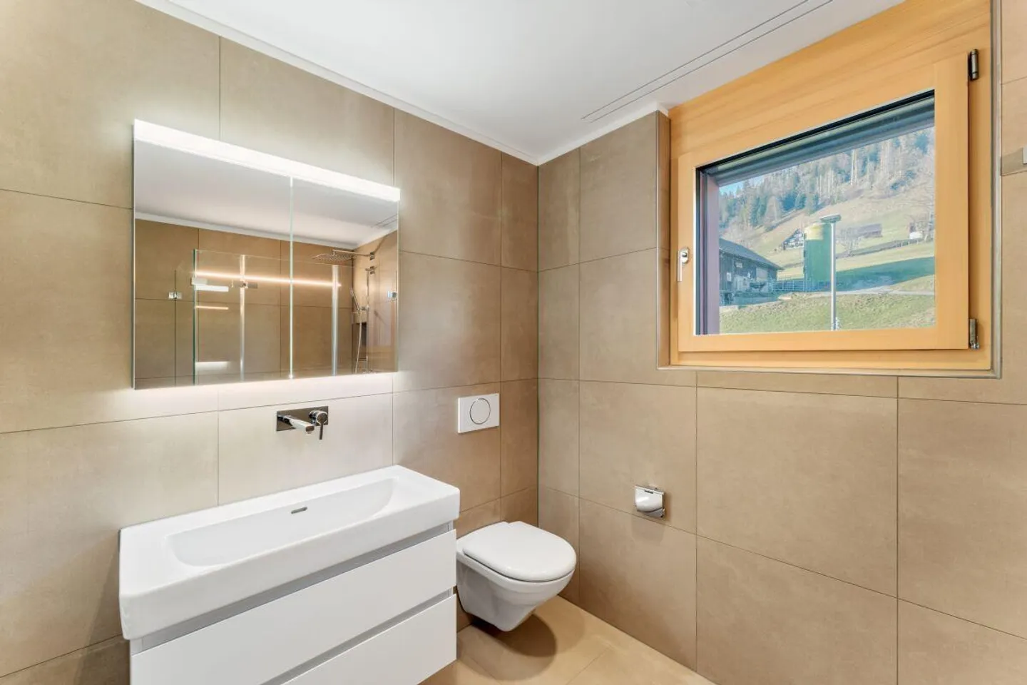 Prima o seconda residenza: Appartamento nuovo esclusivo in posizione privilegiata - Foto 8 di 13