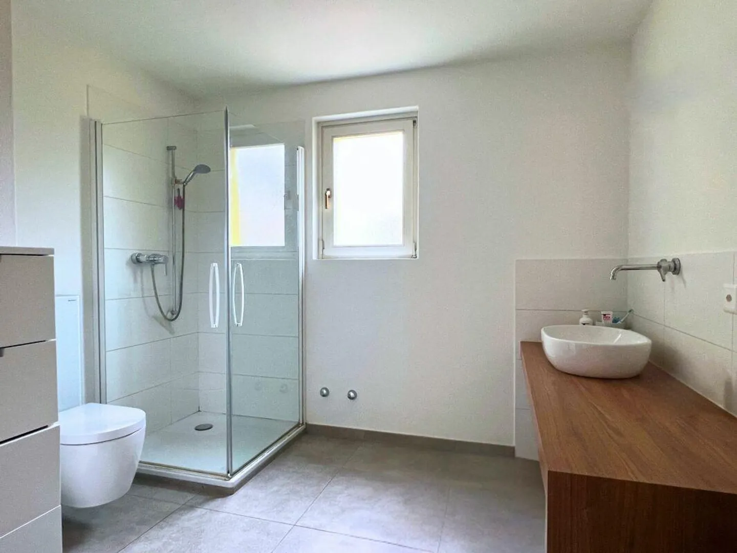 Charming three-story house, renovated with private garden - Photo 10 of 14