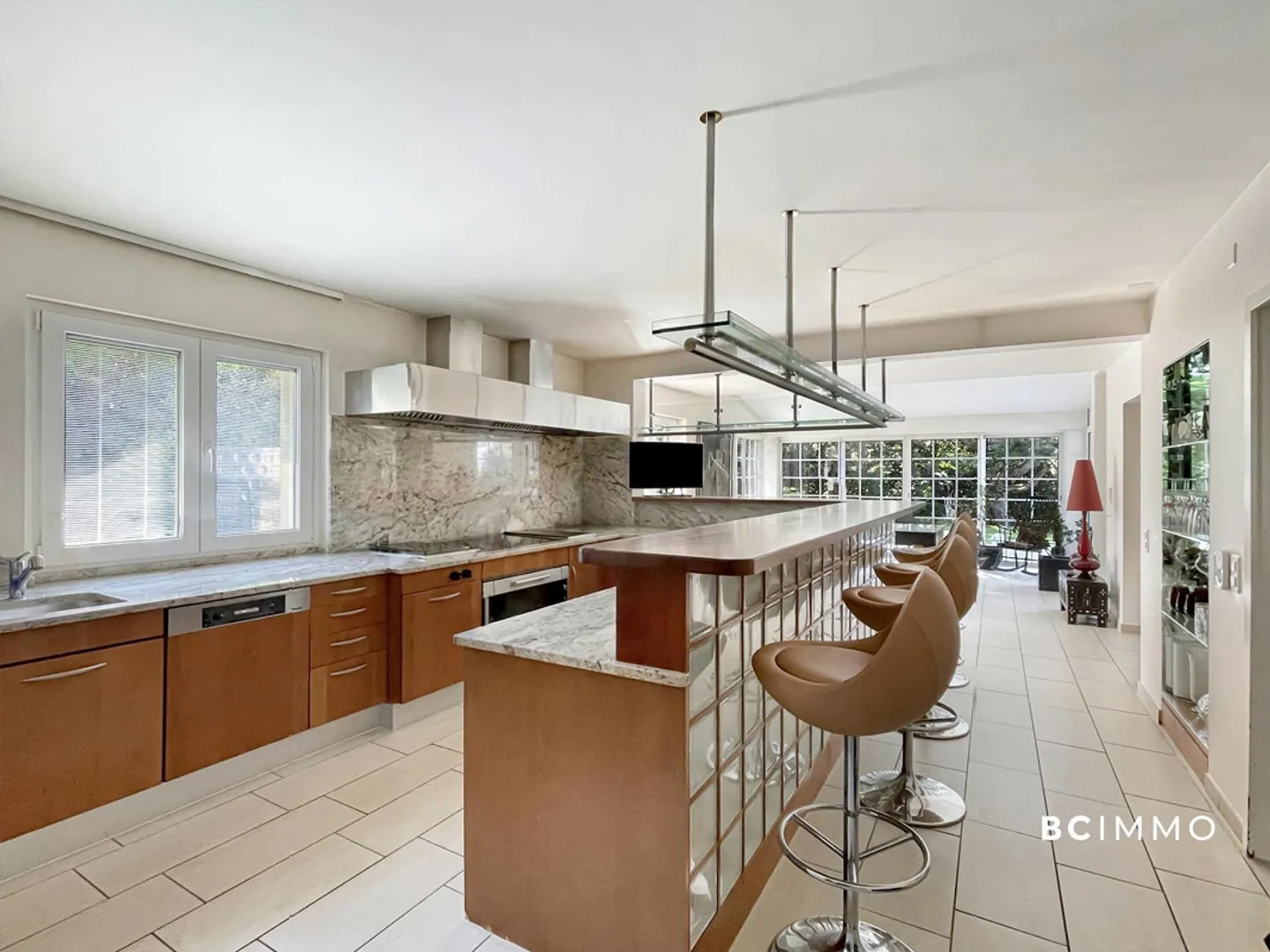 Villa élégante avec piscine intérieure - Photo 5 sur 9