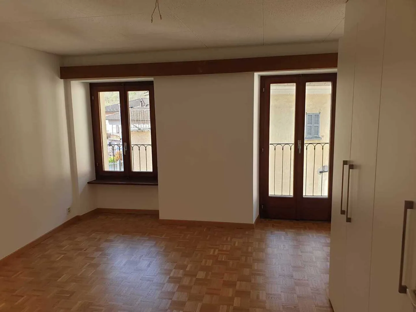 For rent completely renovated apartment - Photo 5 of 11