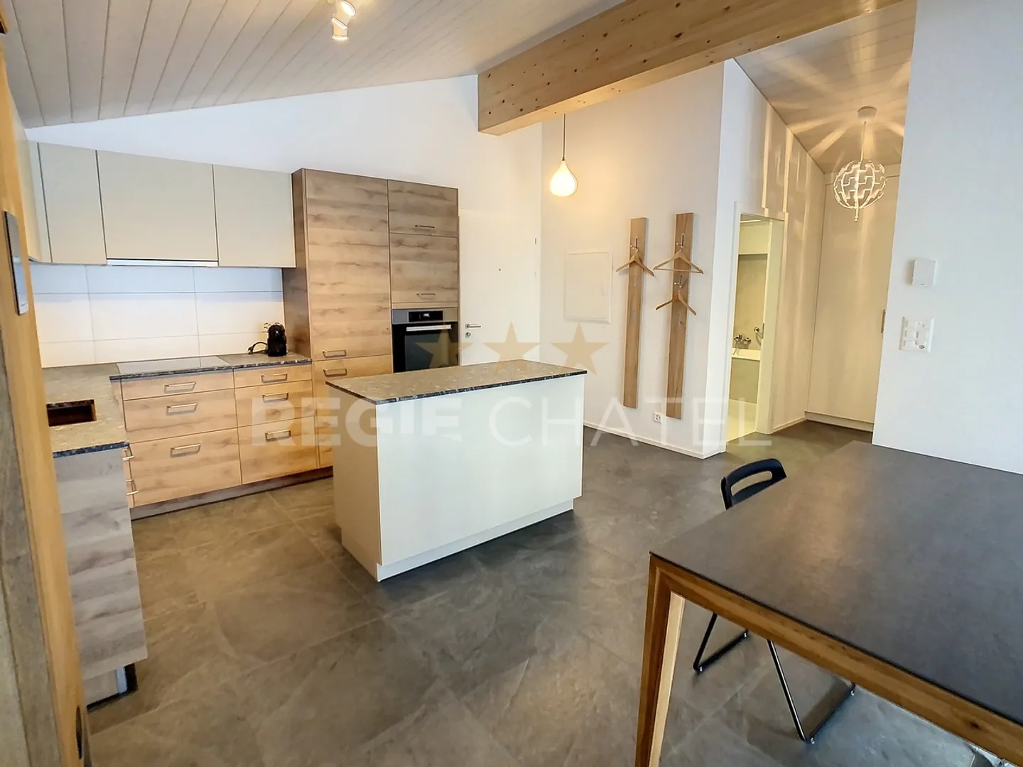 Bel appartement de 2.5 pièces - Photo 4 sur 8