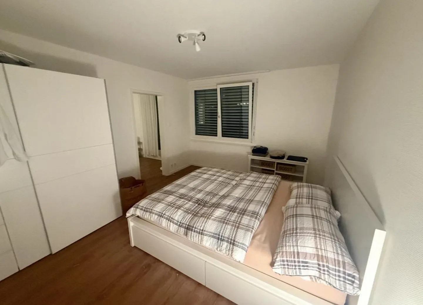 Modern & Functional 3-Rooms Apartment in Zurich Oerlikon - Photo 3 of 9