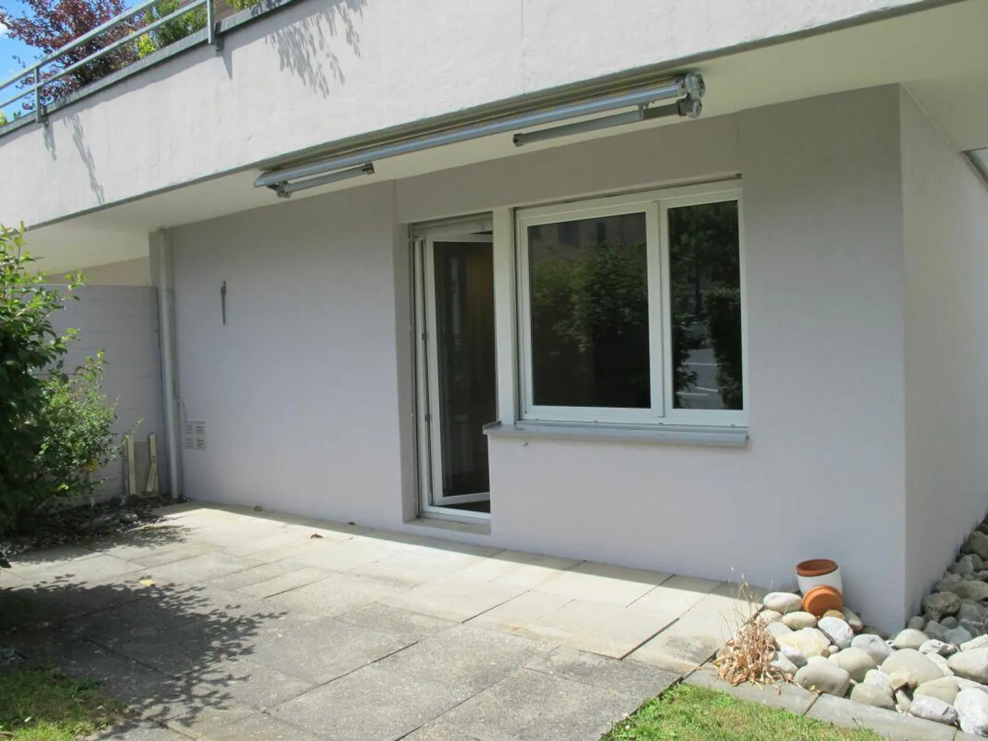 Small but nice near the train station and care - Photo 9 of 10