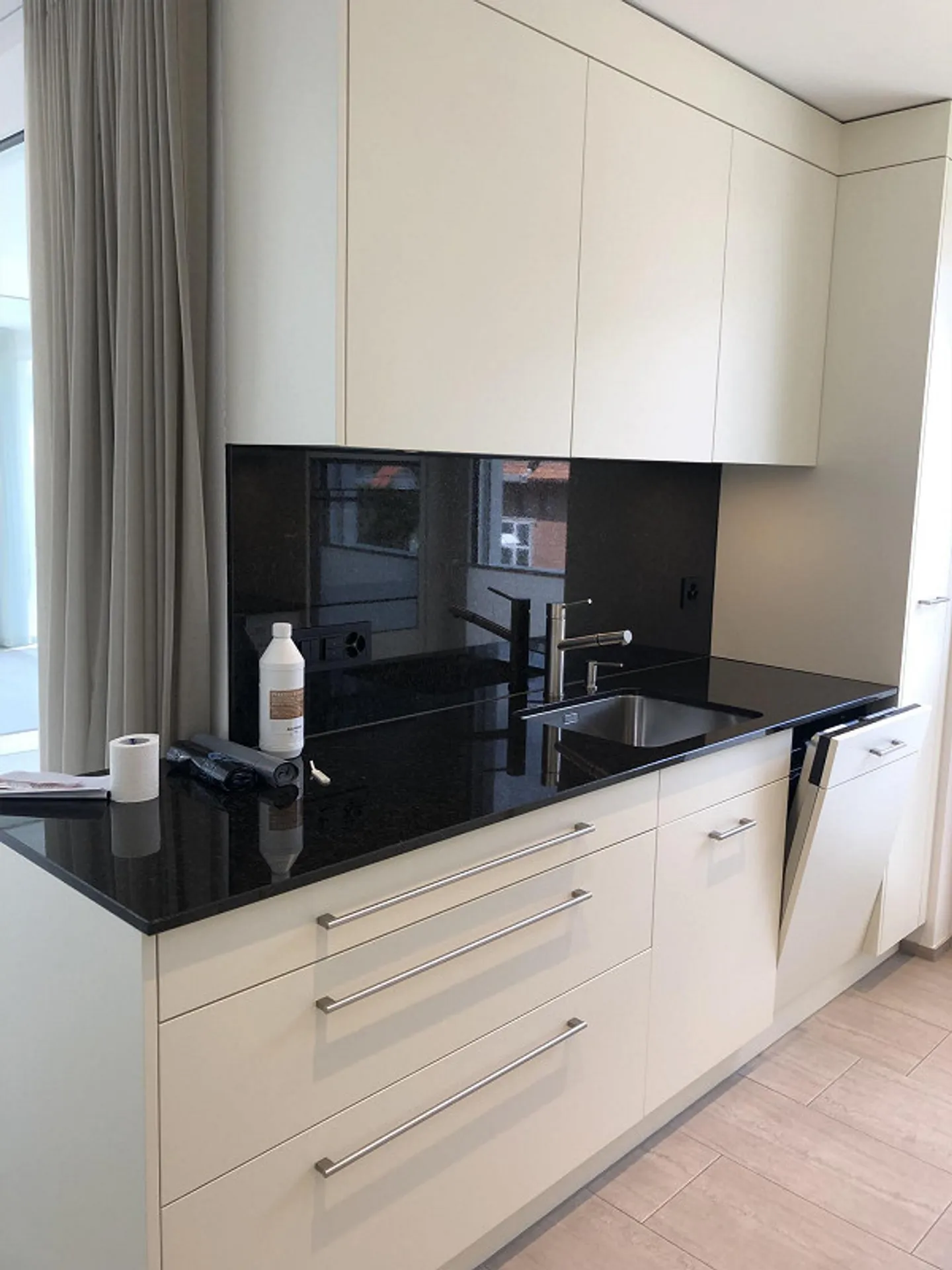 Appartamento moderno di 4,5 locali a Rhäzüns (incluso posto auto in garage sotterraneo) - Foto 7 di 16
