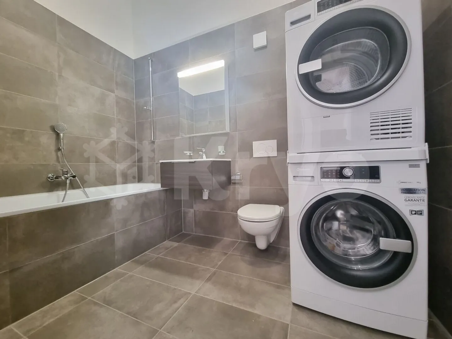 Magnificent 4.5-room apartment in the attic - Photo 11 of 12