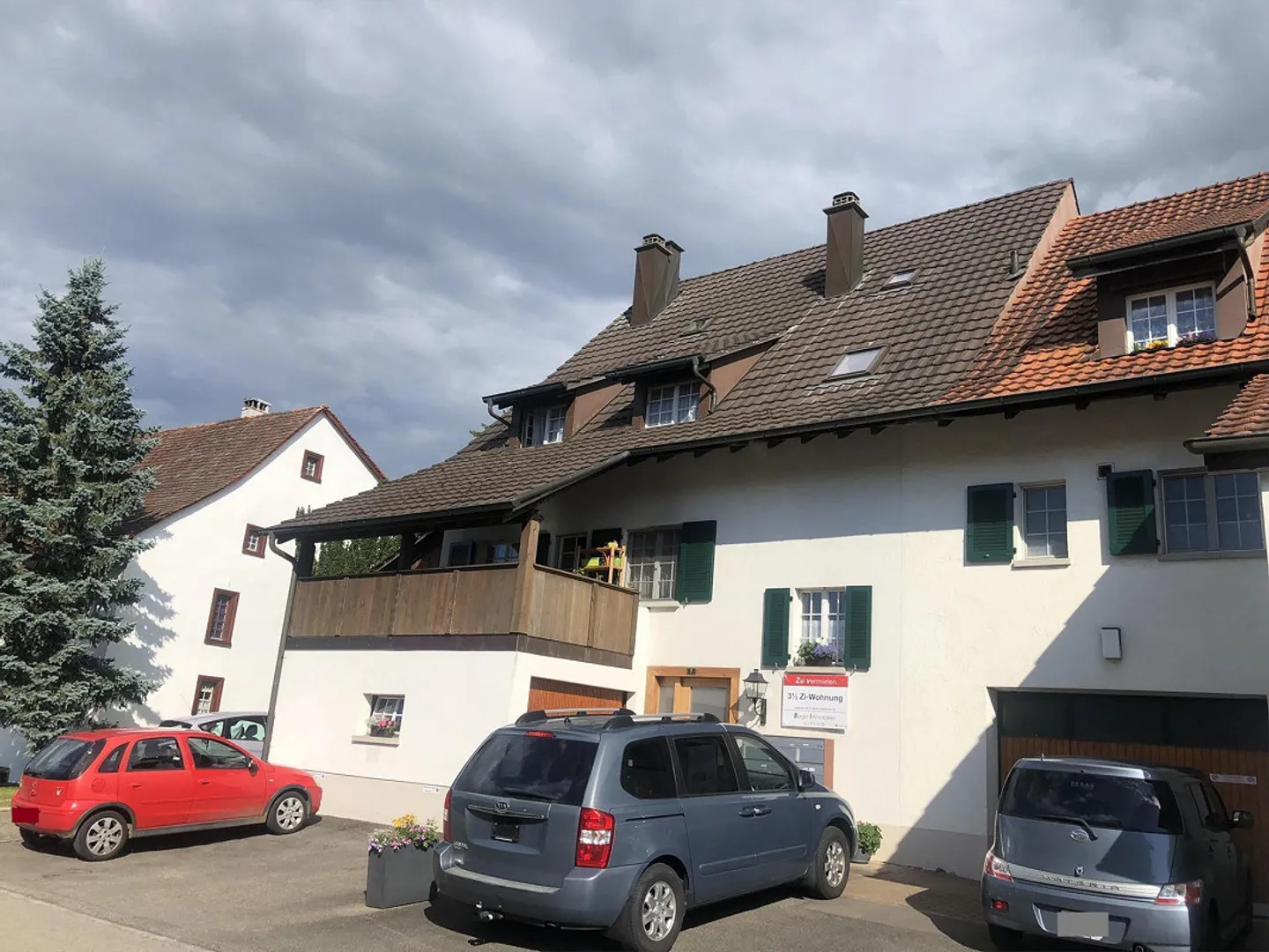 Grosse, helle 3 1/2-Zimmer-Dachwohnung an ruhiger Lage - Foto 1 von 12