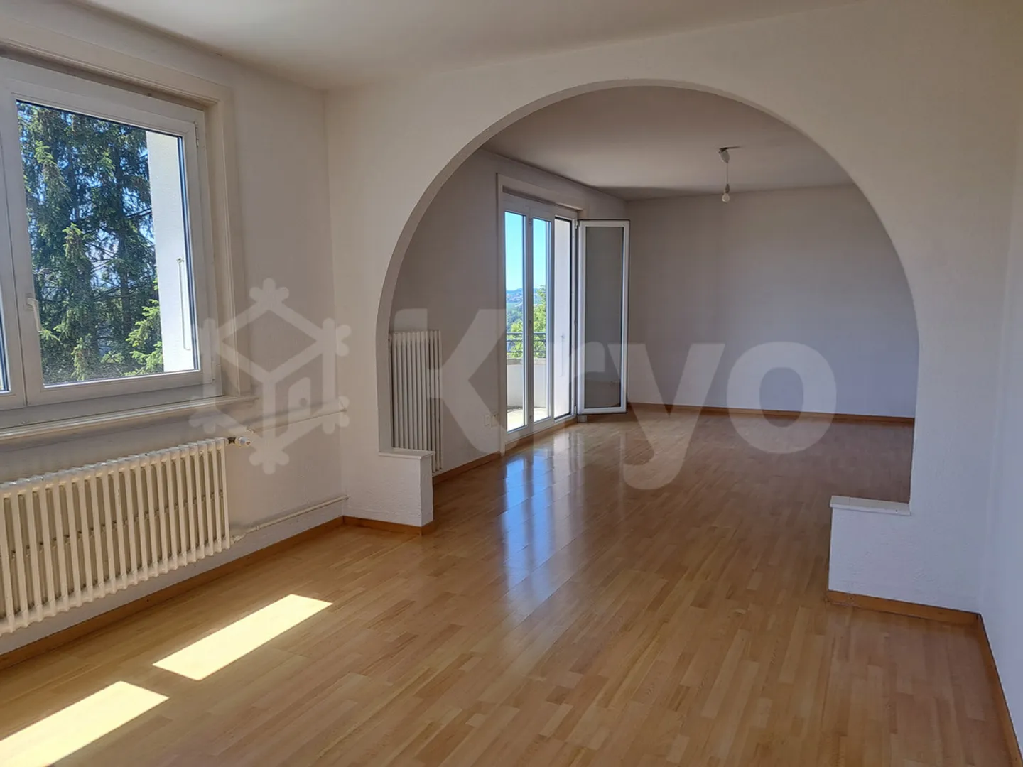 Charmante Wohnung mit Traumhaftem Ausblick - Foto 1 von 7