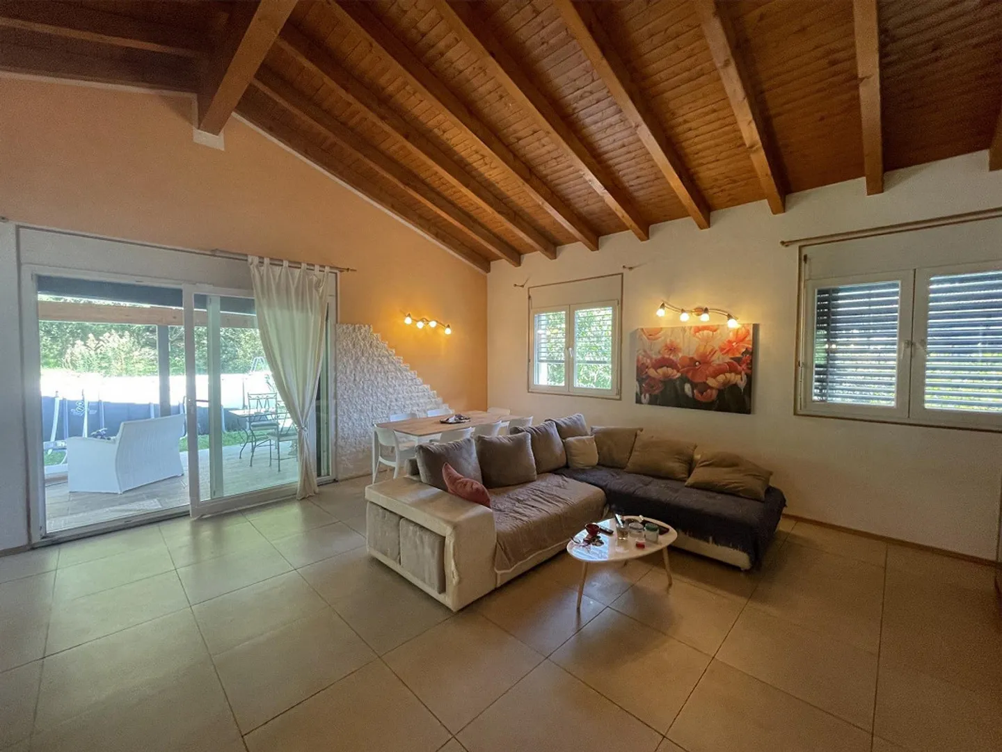 NEUES ZWEIFAMILIENHAUS 4.5 UND 3.5 IN RUHIGER LAGE - Foto 1 von 10