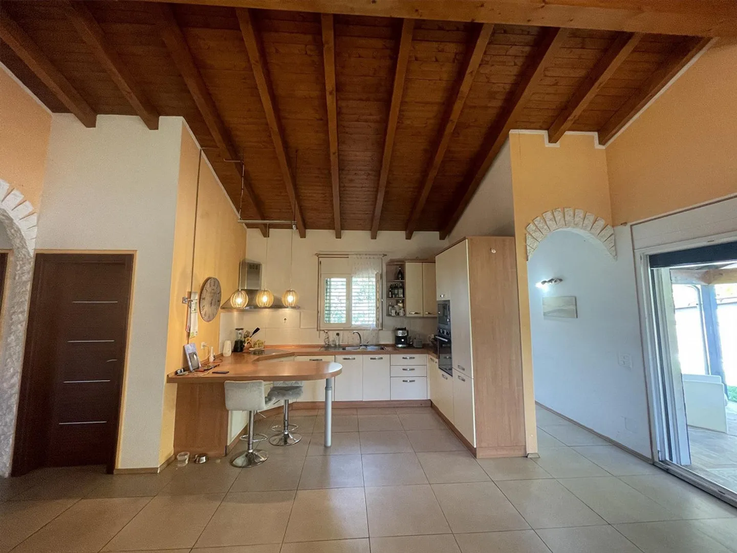 NEUES ZWEIFAMILIENHAUS 4.5 UND 3.5 IN RUHIGER LAGE - Foto 4 von 10