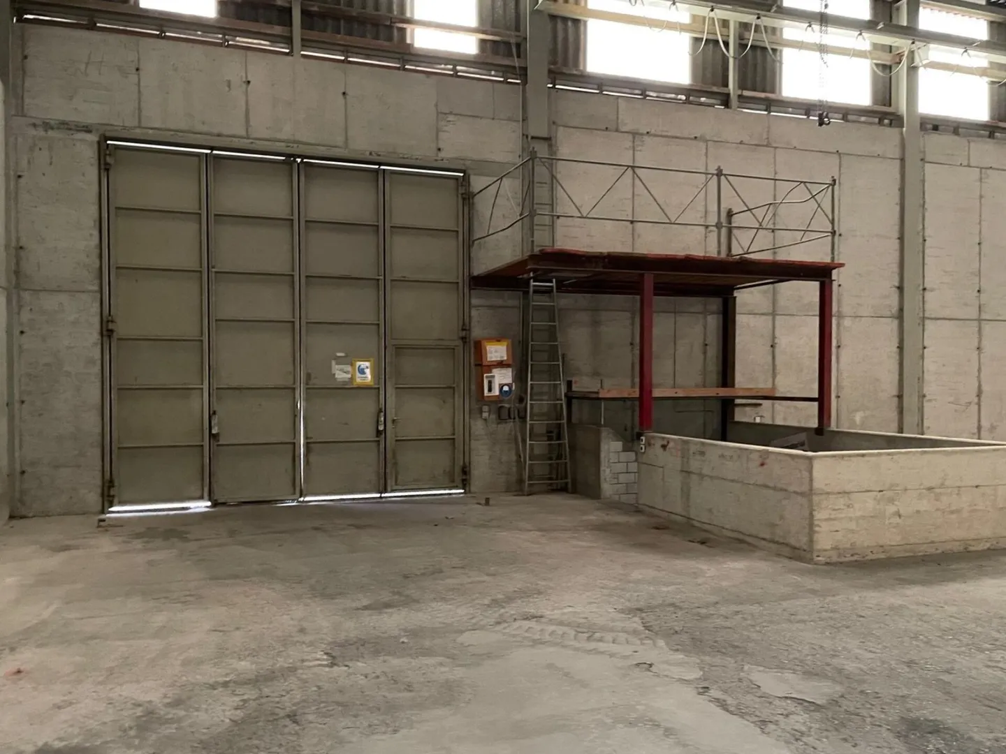 Werkstatt/Lagerhalle 'Im Bilg' im Industriegebiet Andelfingen - Foto 1 von 4