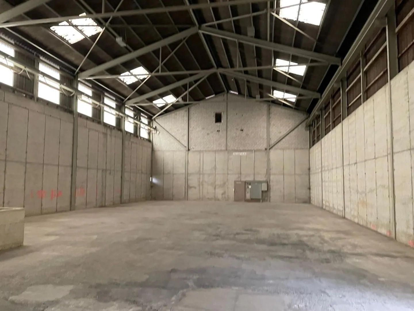 Werkstatt/Lagerhalle 'Im Bilg' im Industriegebiet Andelfingen - Foto 2 von 4