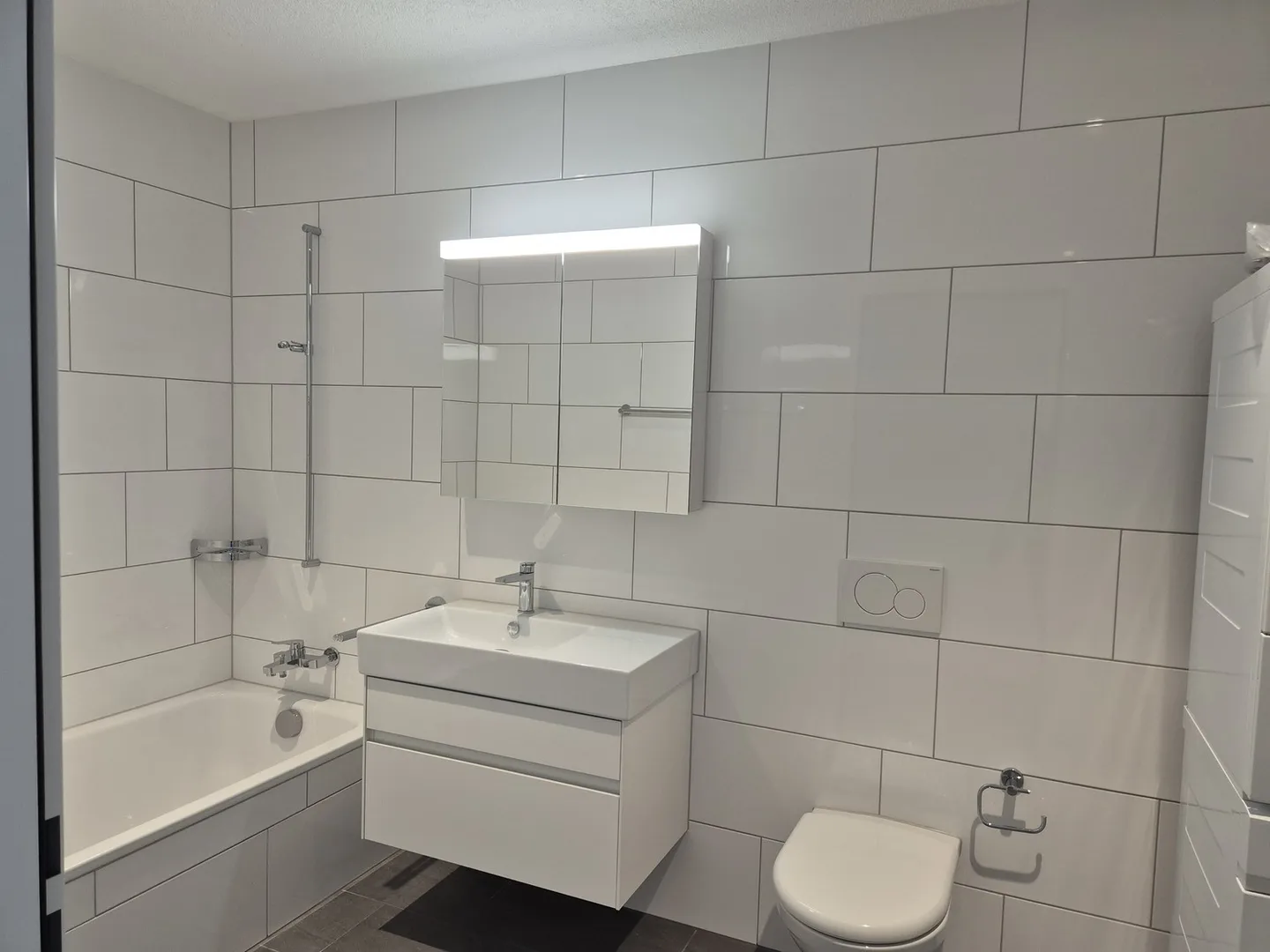 Modern 4.5-Room Apartment in Bülach - Photo 4 of 13