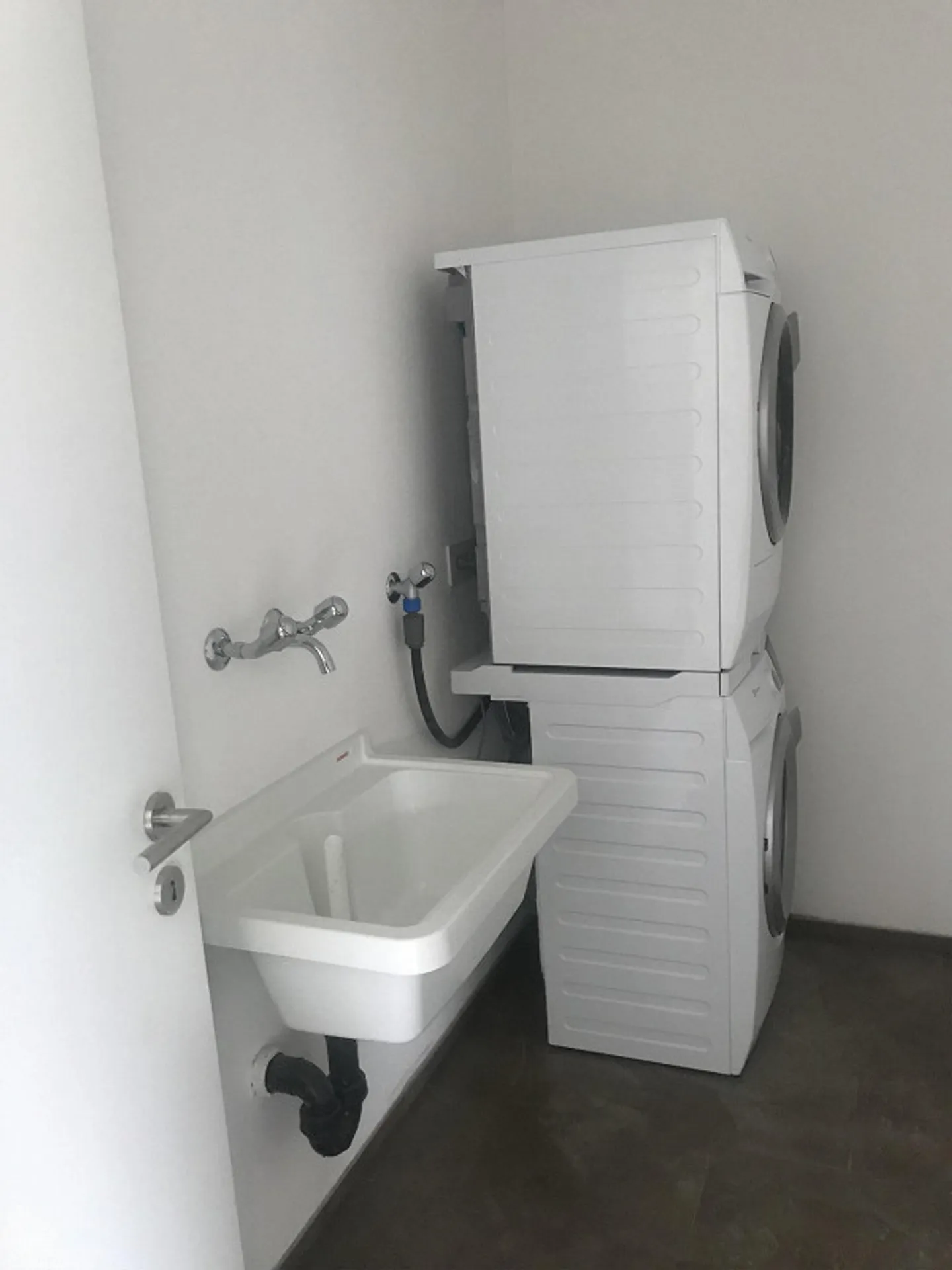 5.5 Room Garden Apartment with Large Lawn - Photo 6 of 30