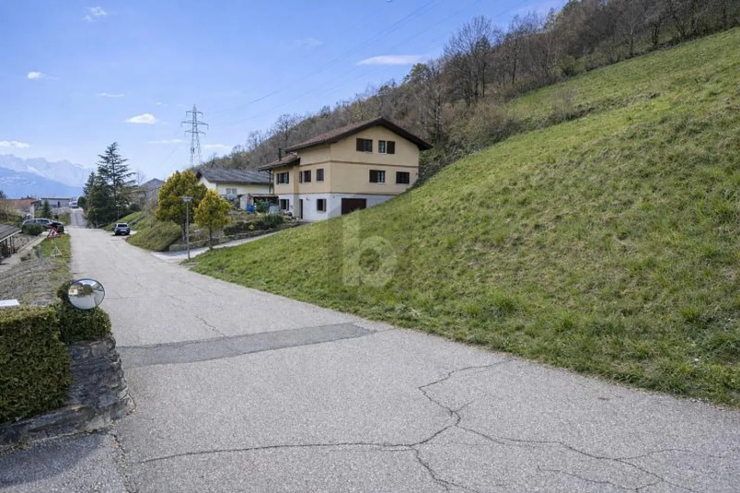 UNIQUE, IN A PRIVILEGED SETTING & PANORAMIC VIEW - Photo 3 of 6