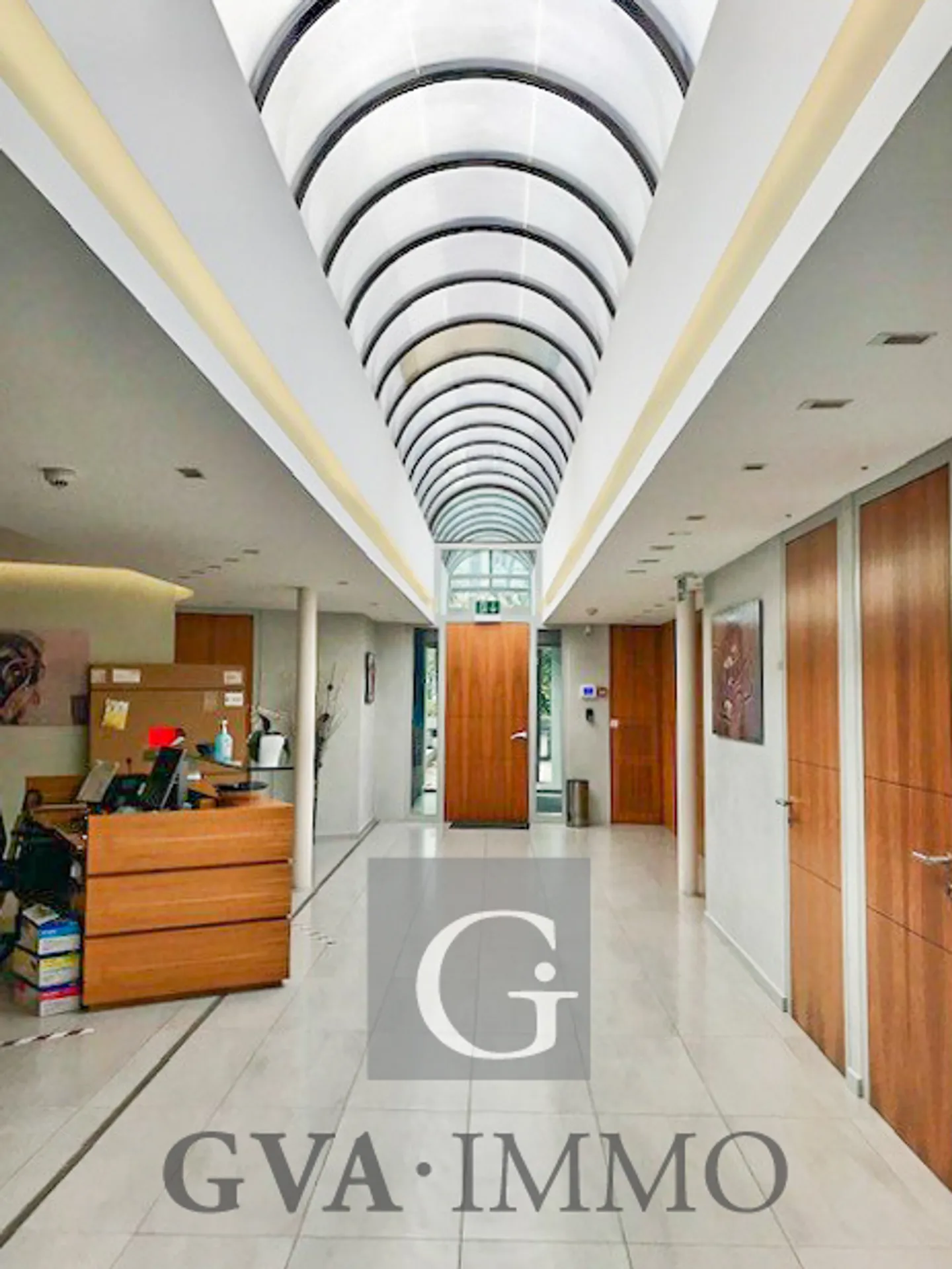 Bureau 26 pièces - Photo 1 sur 9