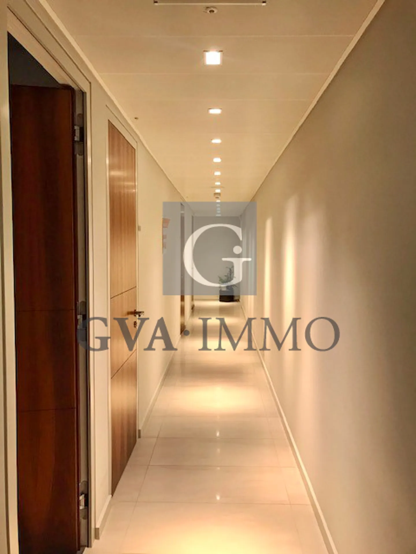 Bureau 26 pièces - Photo 3 sur 9