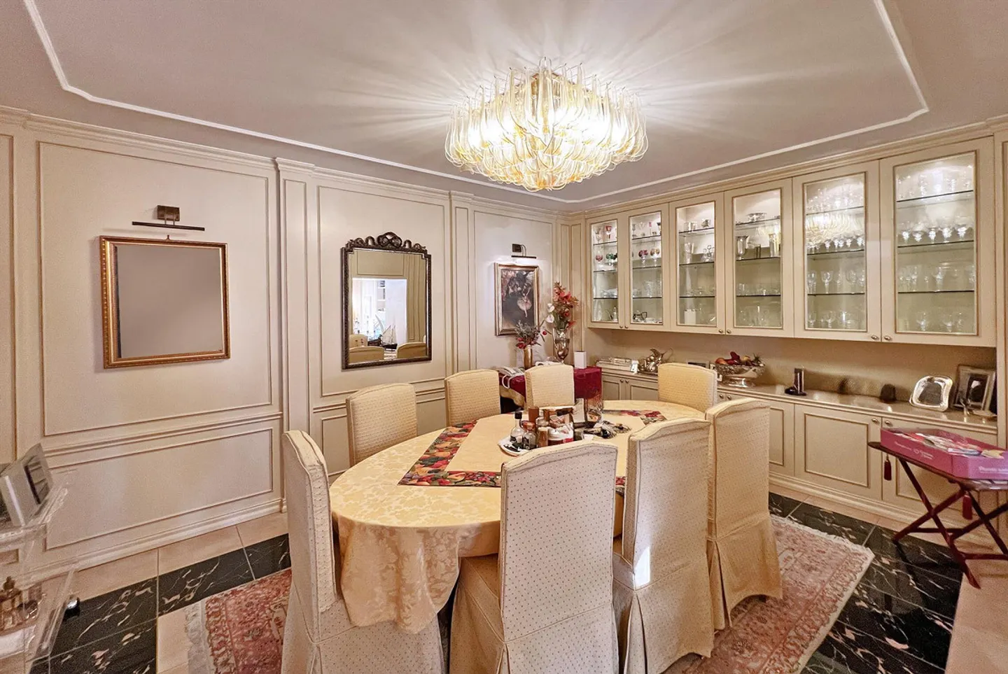 EXCLUSIVE PROPERTY OF 340 SQM WITH BREATHTAKING VIEW IN CASTAGNOLA - Photo 4 of 9