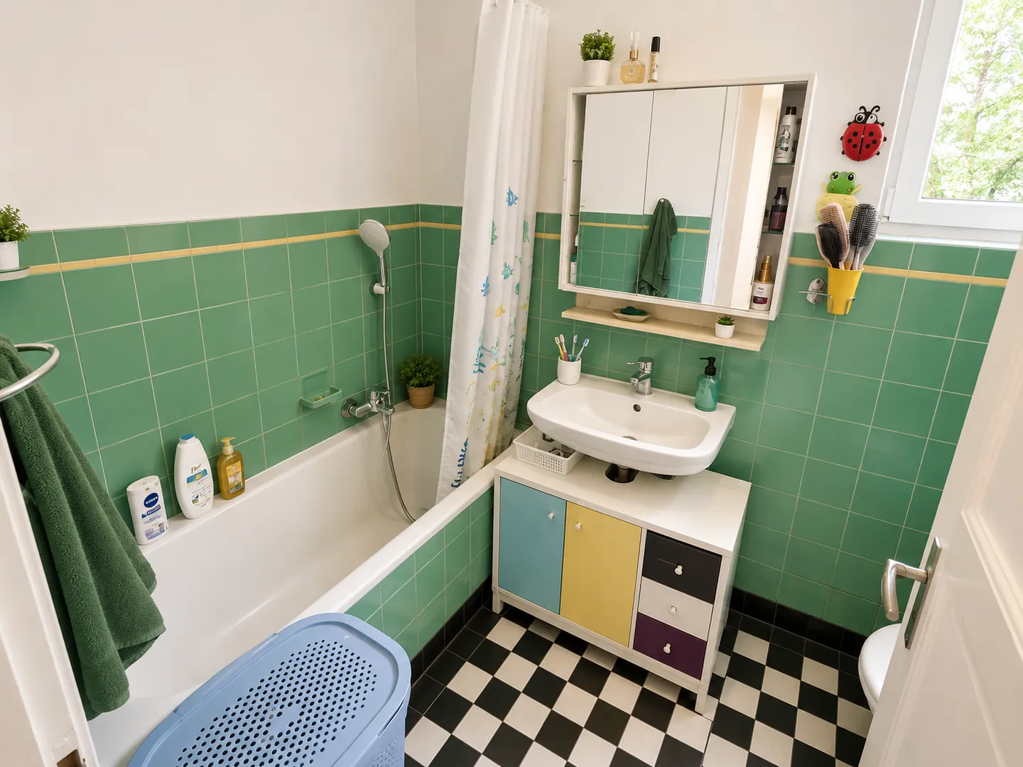 3,5-Zimmer-Wohnung mit Balkon in einem begehrten Viertel von Freiburg - Foto 2 von 6