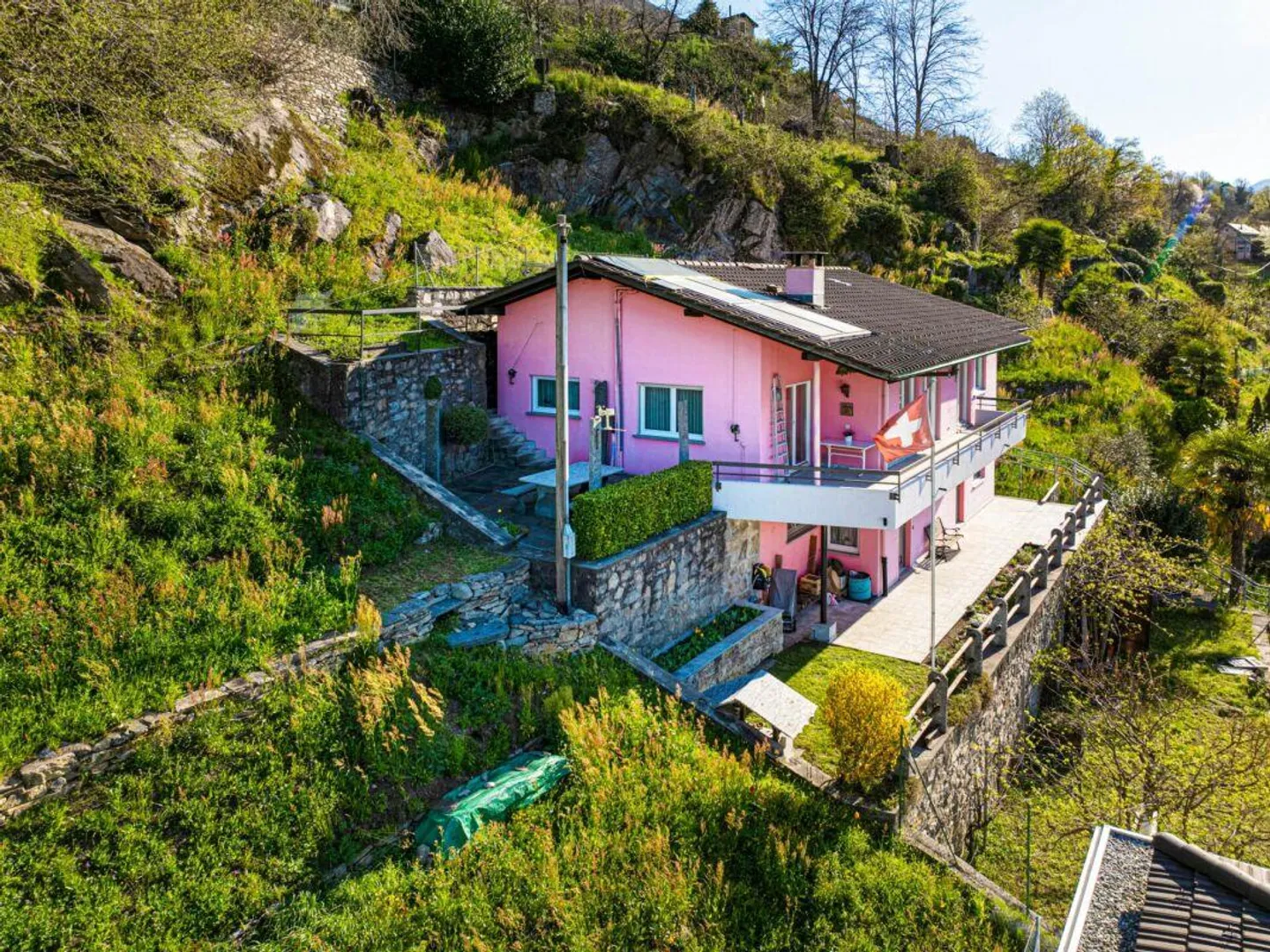 CUGNASCO - Beautiful House with Land - Photo 27 of 28