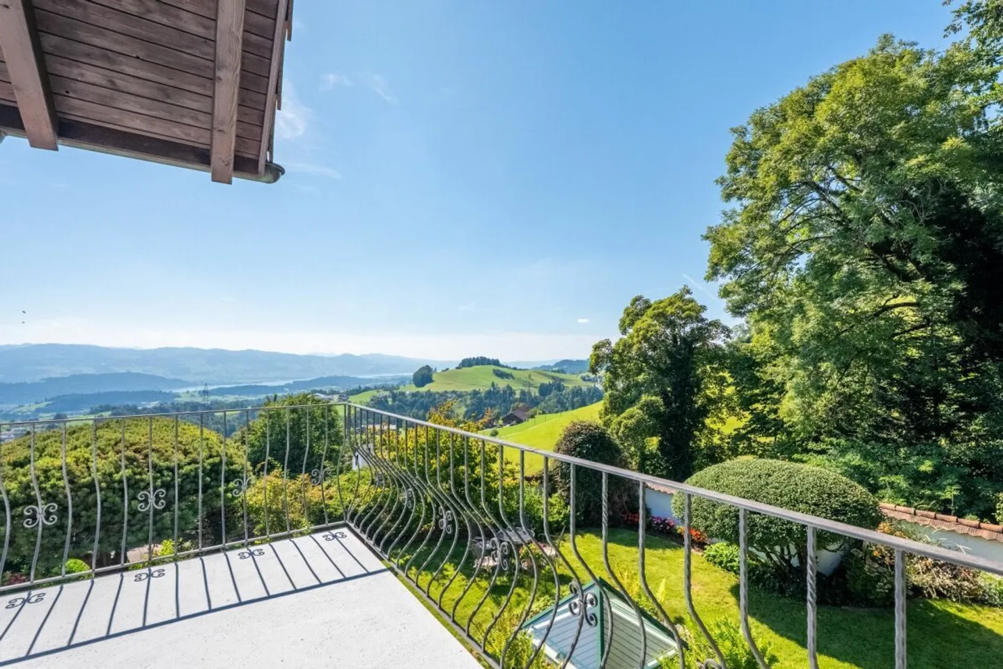 Traumhaftes Wohnparadies mit Wellnessoase und Weitsicht - Foto 6 von 12