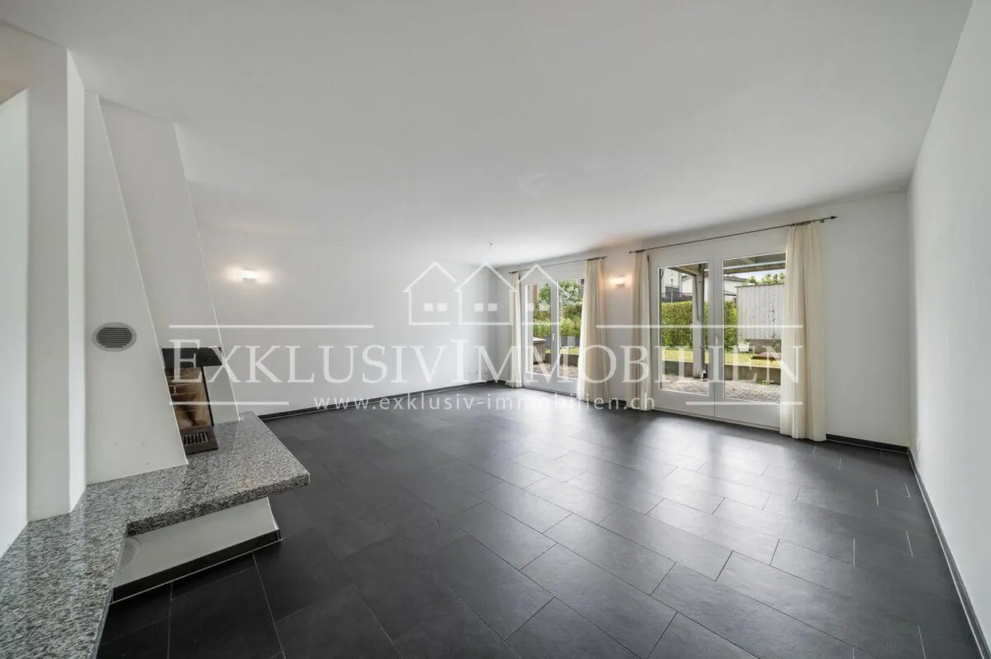 Well-maintained single-family home in a prime location in Jona - Photo 2 of 8
