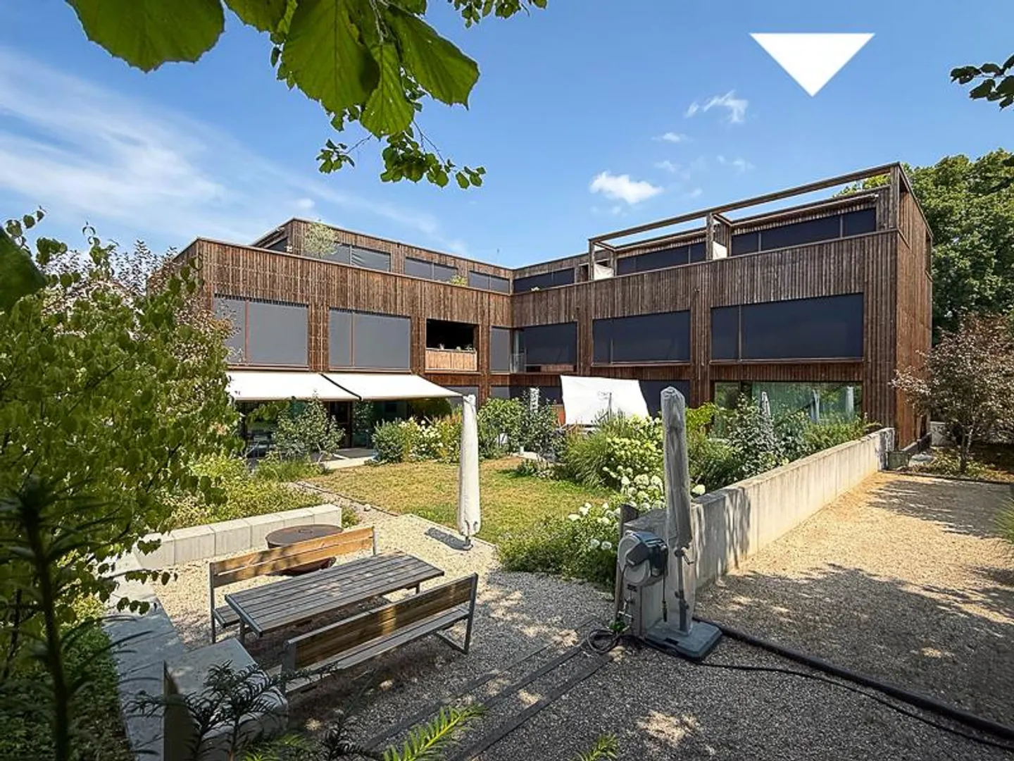 Modernes Eckreihenhaus mit privatem Gartenanteil an beliebter Wohnlage - Foto 1 di 11