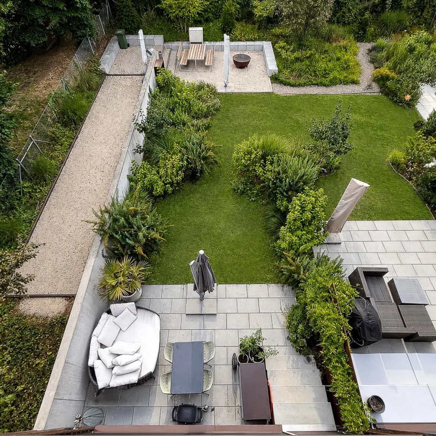Modernes Eckreihenhaus mit privatem Gartenanteil an beliebter Wohnlage - Foto 3 di 11
