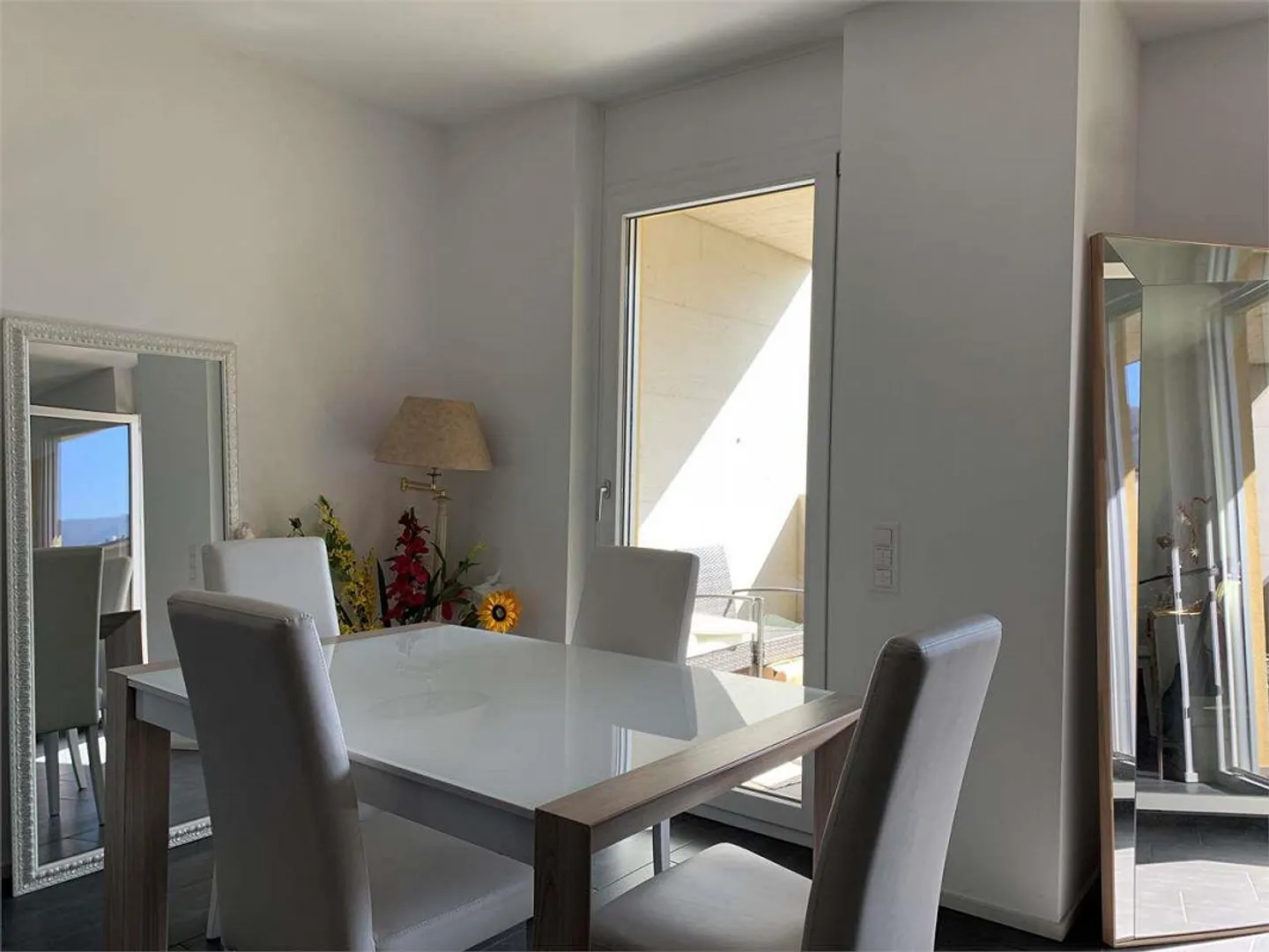 Elegante 3,5 Zimmer mit schöner Aussicht und maximaler Ruhe - Foto 3 von 13